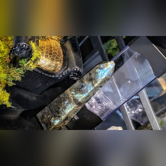 Labradorite Flash Crystal Tower (chipped tip) - Picture 9 of 16